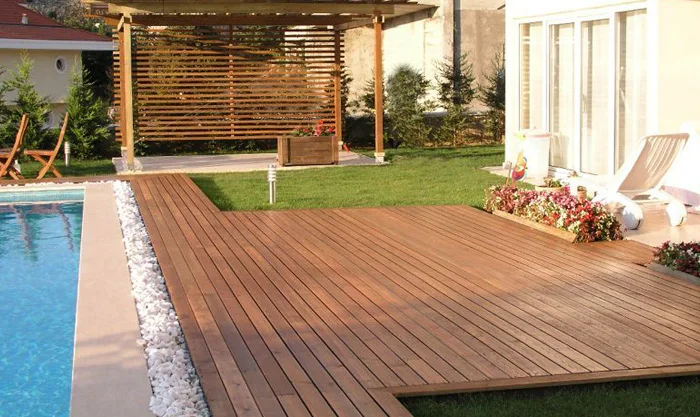 Havuz çevresi ahşap deck uygulaması